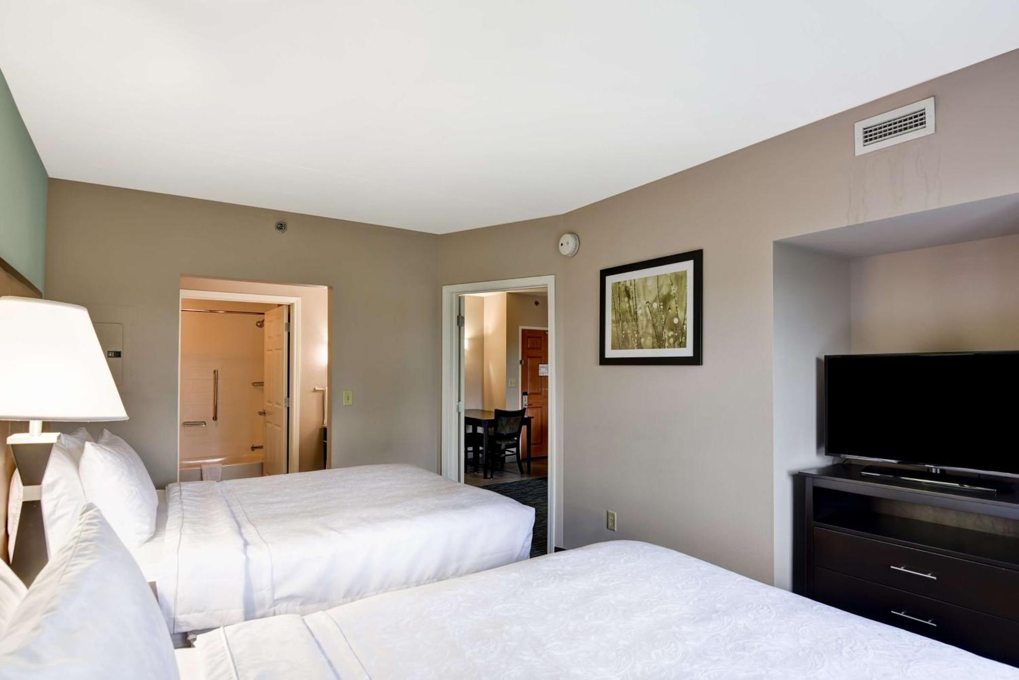 One-Bedroom Queen Suite with Two Queen Beds - Non-Smoking