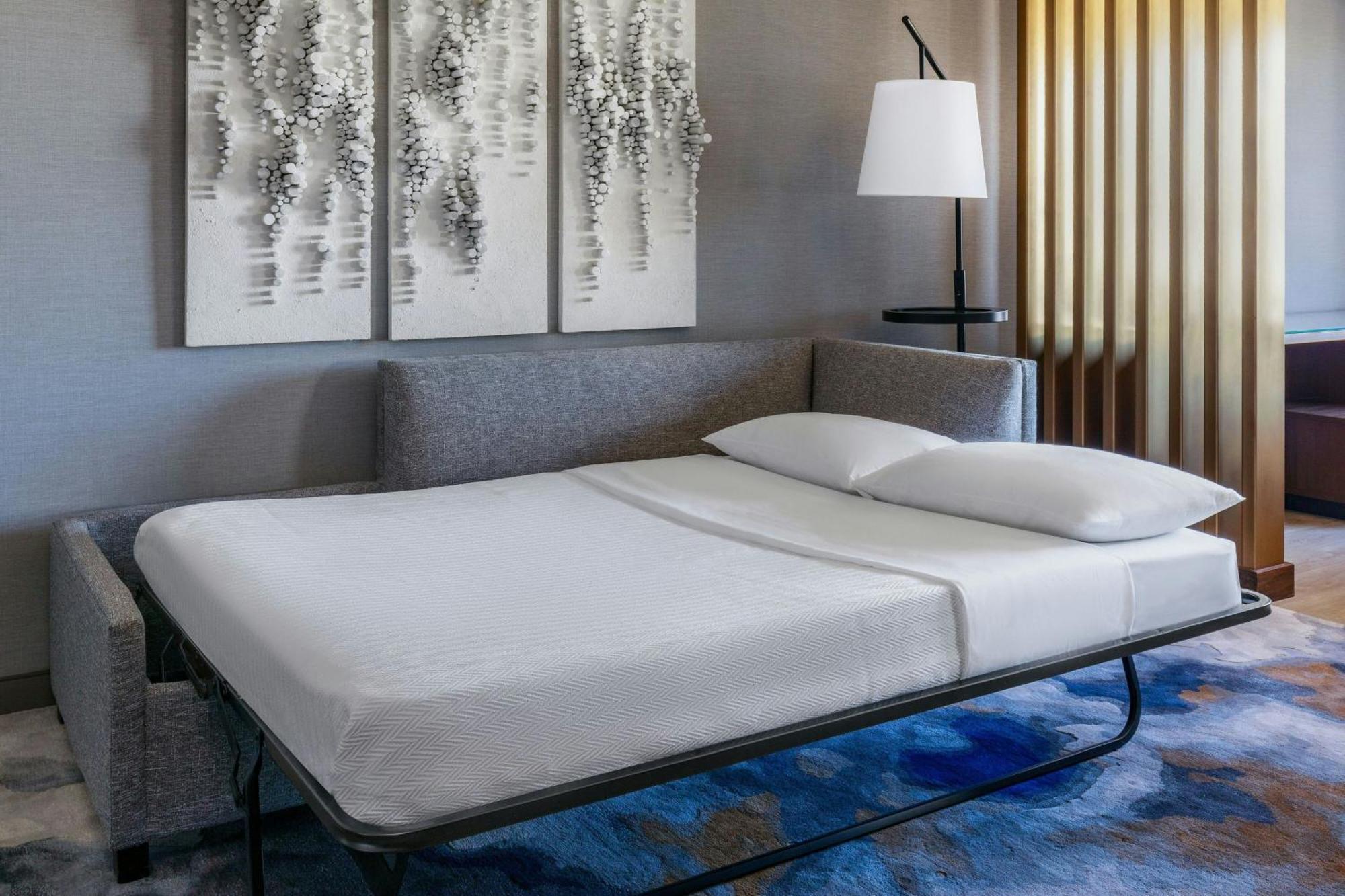 One-Bedroom Luxury King Suite,1697899875:JPEG